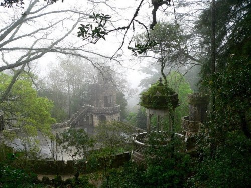 ghostlywriterr:Quinta da Regaleira, Portugal.