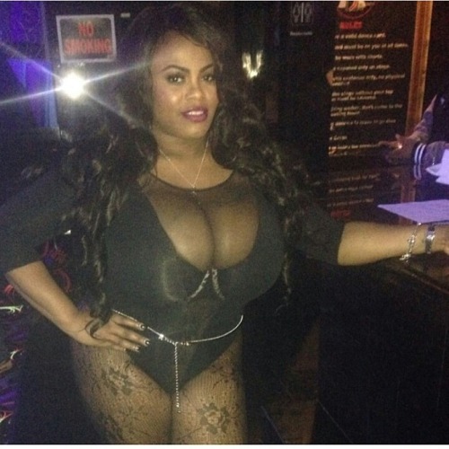 prettybustyelite: Sooo big and juicy