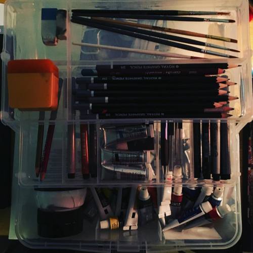 I got a neato toolbox today #art #drawing #toolbox #pencils #paint #allthethings #sketch #sketchings