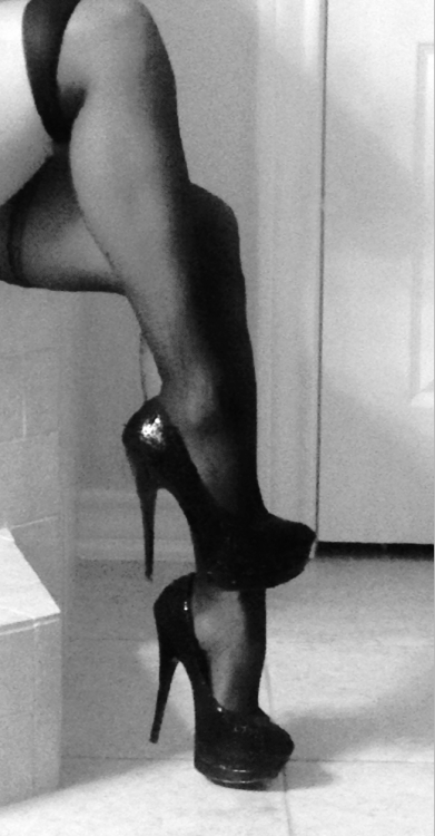 Porn photo nnone2010:  Stockings & Heels 💋  *