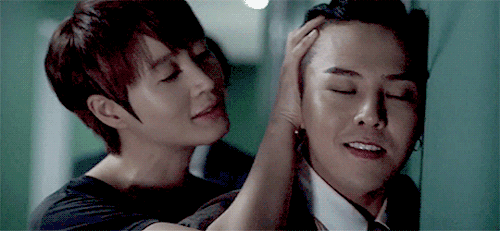 cheonjaes:  Jiyong with Kim Hyesoo in ‘Muhan Company’