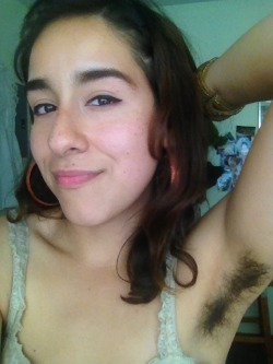 r2d21961:  I REALLY LOVE hairy armpits!!!