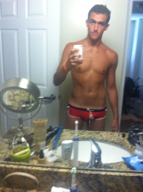 themoonatnight:  Makin progress 