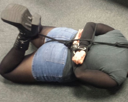 Wiedermal ein Bild einer unvergesslichen Session im Büro….es kam so überraschend un