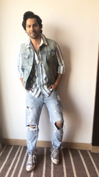 celebswhogetslepton:Varun Dhawan on his Instagram Story (9 April, 2018)