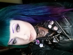 disintegration-street:  Gonna spam tumblr again with my face! Before going out on Saturday ♥