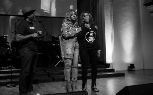 beyhive4ever: Beyoncé and Tina Knowles serving and speaking to the survivors of Hurricane Har