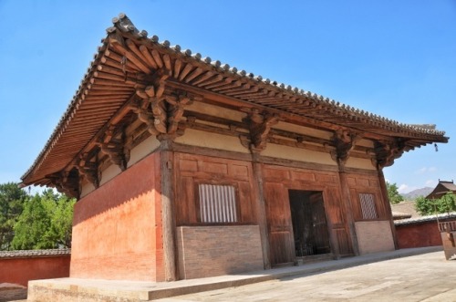 南禅寺 Nanchan Temple was built in 782 during China’s Tang dynasty, and its Great Buddha Hall is 