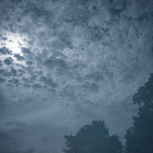 Day 276. #bedford365 #bedfords365 #clouds #nightclouds #nightwalk #eqivalents #moonlight #moon #luna
