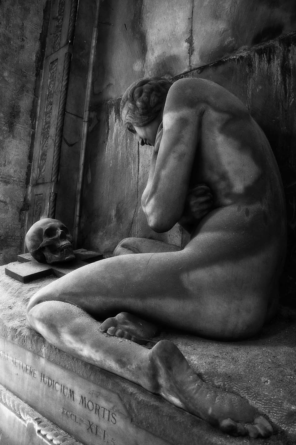 fer1972:  Today’s Classic: The Beautiful Statues of the Staglieno Cemetery in Genova,