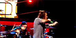 quitespecial:21 days of harry [llgs | donate]♥ day 5: harry + throwing some crazy shapes