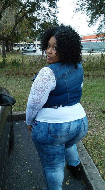 Thick women/ BBWs adult photos