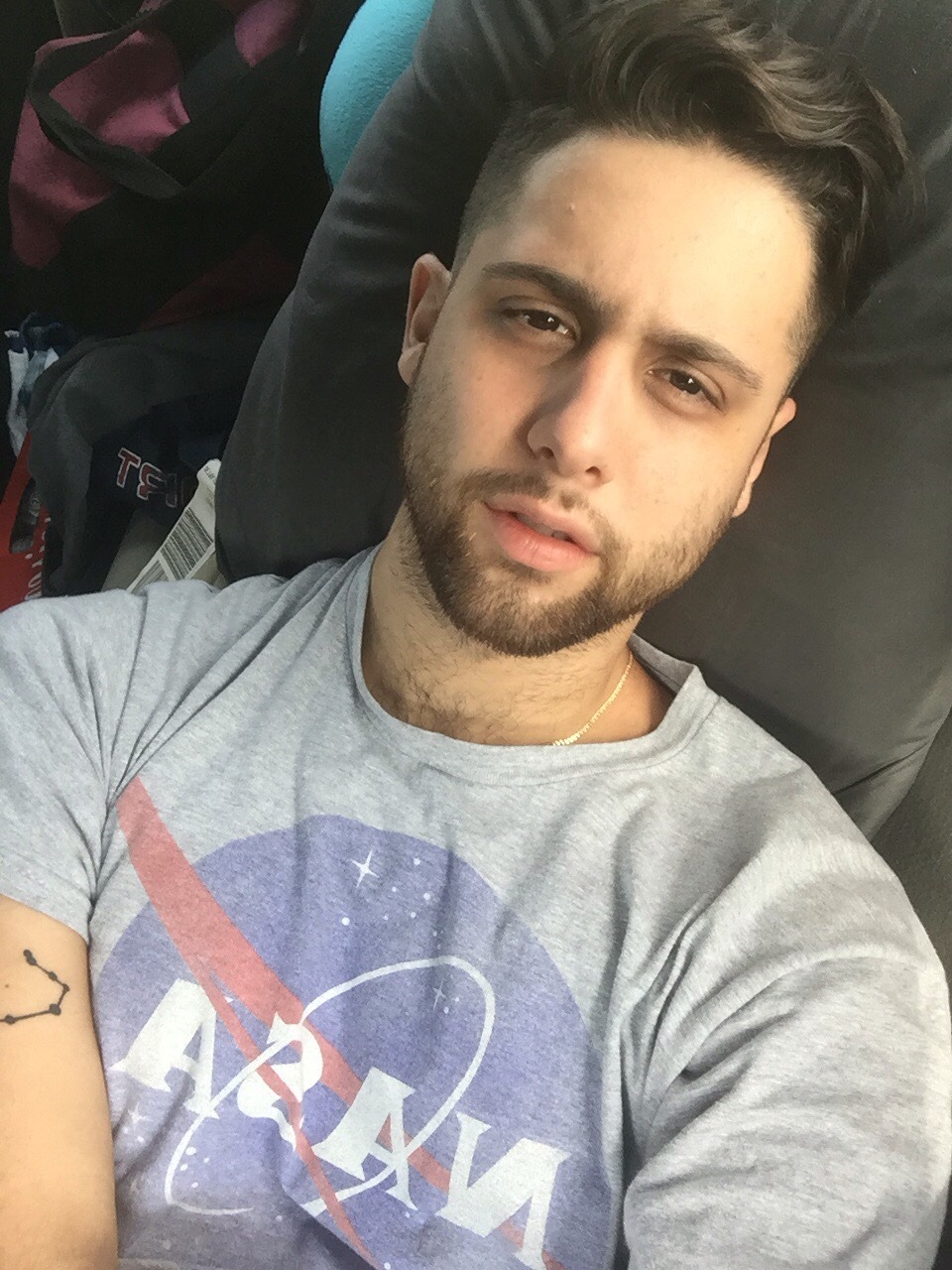 pissyelliott:my brother’s space shirt