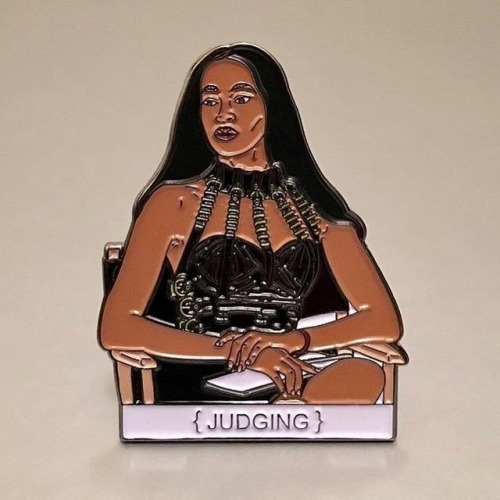 fuckrashida: This is suppose to be a pin of Naomi Campbell but all I see is Azealia Banks