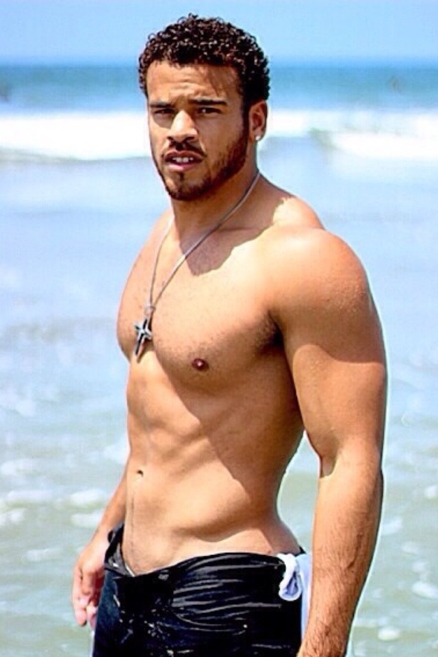 aworldofmenz:  carmenvita:  exposethajocks:  rhiordan:  Cory Wharton  Corey is so