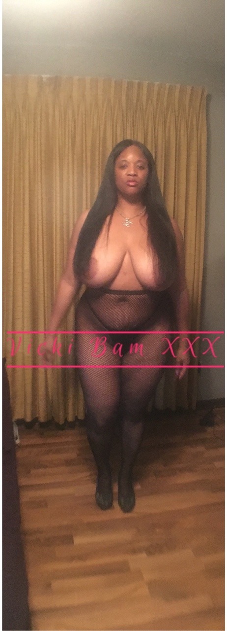 killerkurves:  submission - xxxtherealvickibam:onlyfans.com/vickibamvickibamxxx.manyvids.comDM