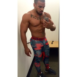 lethaladonis1:  Love my new workout gear! #nike #procombat #dicks (at Dick’s Sporting Goods)