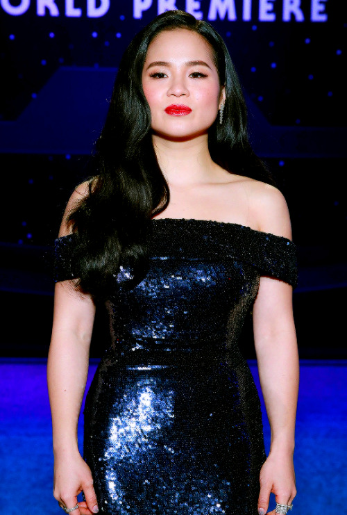 obiwan:TRẦN LOAN (KELLY MARIE TRAN) at the premiere of Star Wars: The Rise Of Skywalker in Hollywood