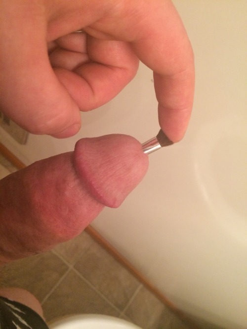 yoursexynudes: Having some fun this morning… Kik: thecannonball87