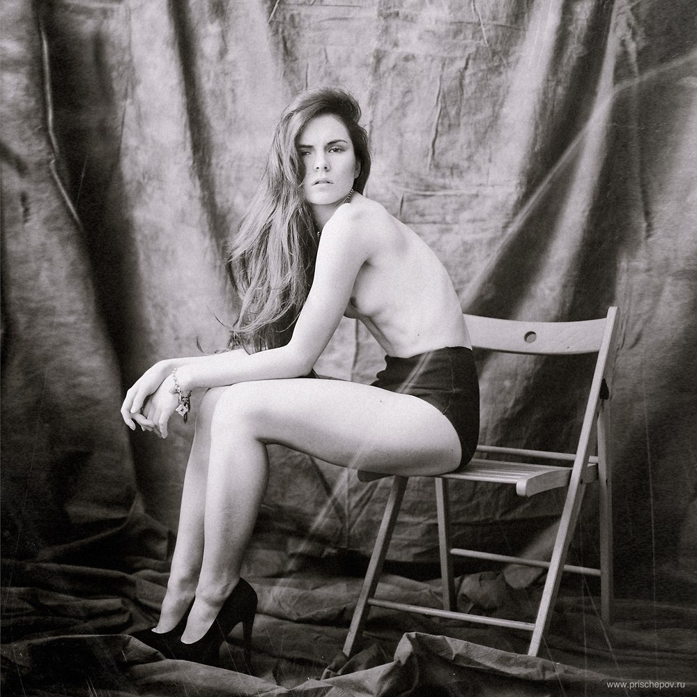 multitalented - and beautiful:Kristina Kazz.best of erotic photography:www.radical-lingerie.com