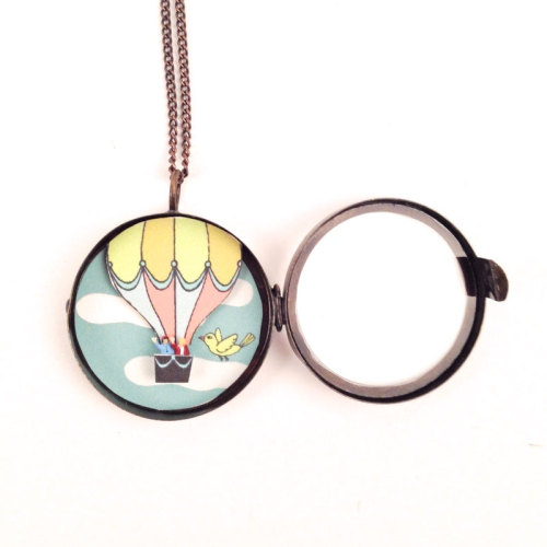 sosuperawesome:Diorama Lockets by beckysbuttons on Etsy• So Super Awesome is also on Facebook, Twitt