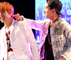 orange-sandeul:  another day in the life of badeul… 