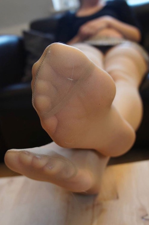 nylonfeet2:Mmmmmmm let me smell