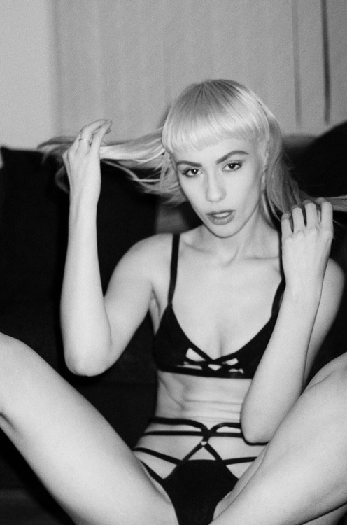 georgieriotmodel: sitting in my pants all day long @georgieriotmodel @jamesbeddoes