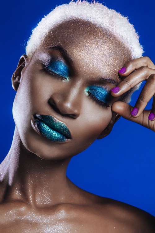 la-negra-barbuda:cassandrashipsit:continentcreative:Unique ( @sovnique ) by Ada Ebhomielen@belowbedl