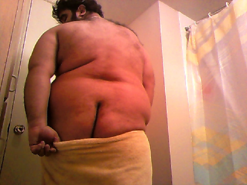 fierybiscuts:  Wet Wednesday!! &gt;:DPlease excuse the poor quality, the batteries
