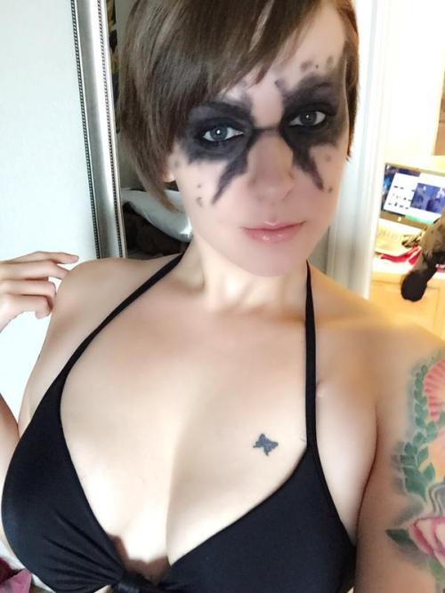 Porn chelbunny:  Getting ready to do my Quiet photos