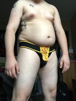 ryan-seth-michael:  Listening to Jon Bellion’s “Weight of the World” while modeling for 250lb pics in my new jock😍I love seeing the sexy stuff you guys send me, keep it up!