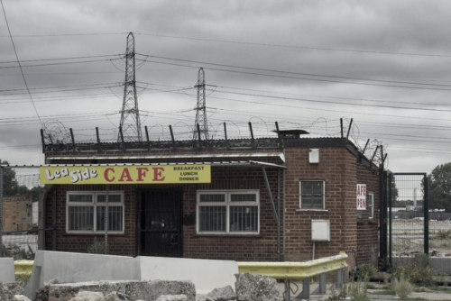 evilbuildingsblog:  A cafe in northern London that I stumbled upon some years ago (I didn’t dare to enter)