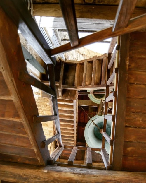 @carlopaganessi70  Cagliari.  Interno della torre campanaria della Cattedrale Santa Maria Assunta (d