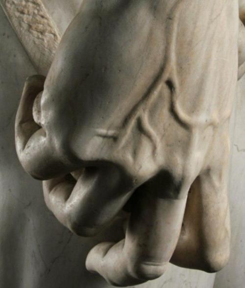 justanartsysideblog:captainstevedoritopants:ghostlywatcher:Details of Michelangelo’s masterpie