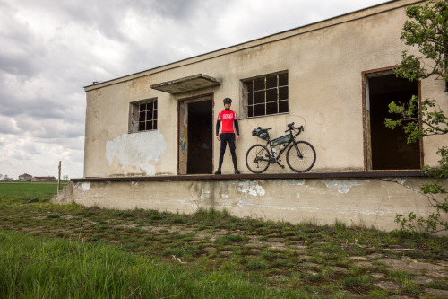 bikeandfire: 205 km na pizze w Vegan Pizza Warszawa :) udało mi się ograniczyć przerwy do około 1 go
