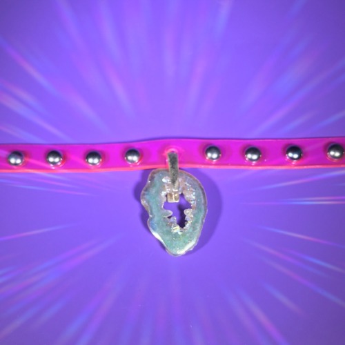 neon aura agate slice choker (ﾉ✩◕‿◕)ﾉ*:･ﾟsnag it here