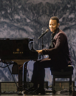 cincygroove:Photos – John Legend, 6/9/17,