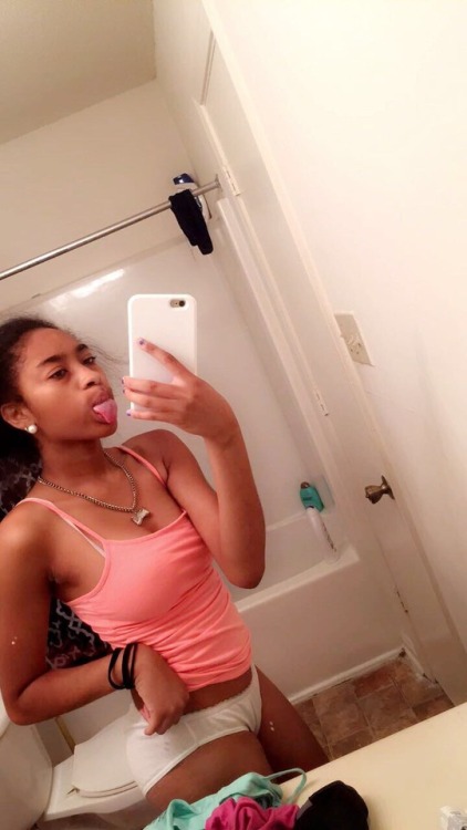 wavydickswinger: Super freak lightskin message me for trades I’m the best  (Read bio before tr