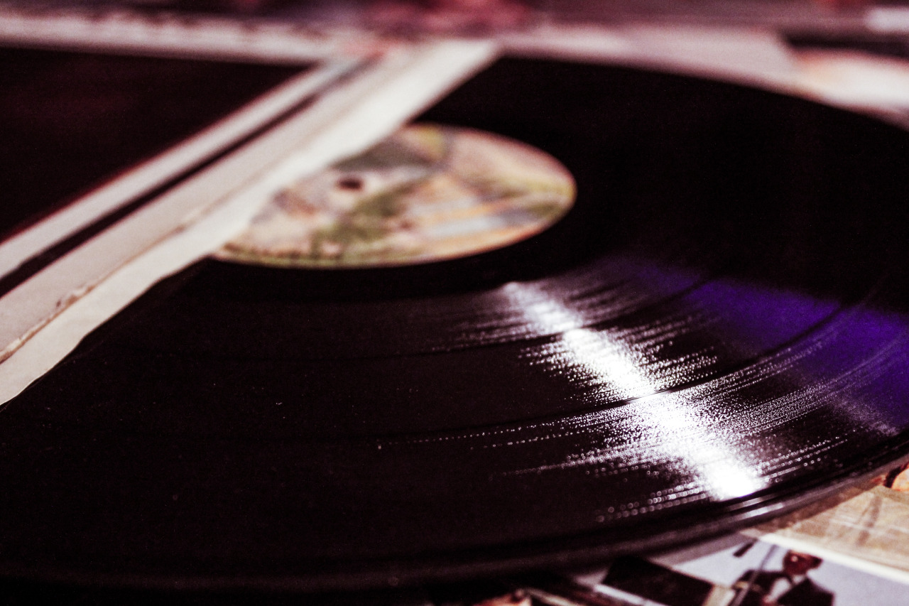 snireoner:  Respect the vinyl. 