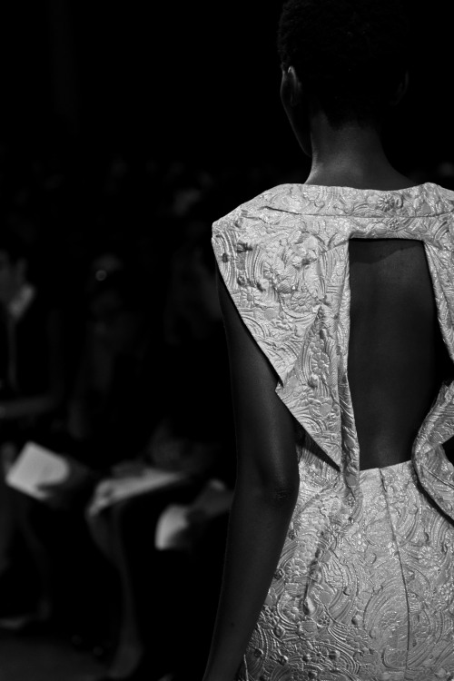 NYFW SPRING 2017 - ZAC POSEN (IN B&amp;W)