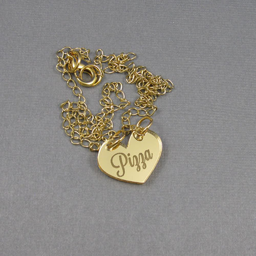 littlealienproducts:  love pizza? show it off with this handcrafted necklace from etsy! :-) 