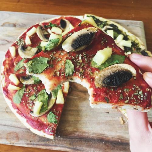 nourishingessie:super simple pizza for lunch|| base was 2/3 tomato paste and 1/3 basil pesto, topped