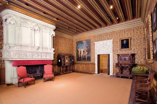 alie-series:  “Le château de Chenonceau&ldquo; is the castle where Catherine