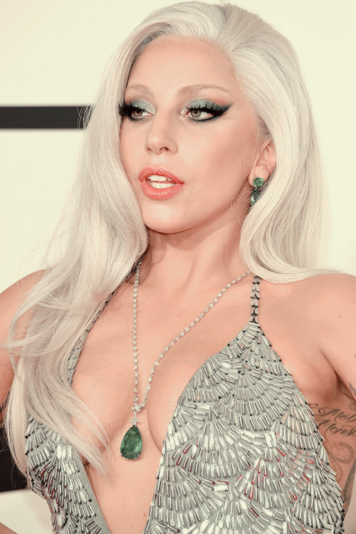 insanity-and-vanity:Petition to add Lady Gaga’s 2015 Grammys look to all future editions of hi