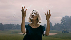 fripondivin:  Melancholia  Kirsten Dunst