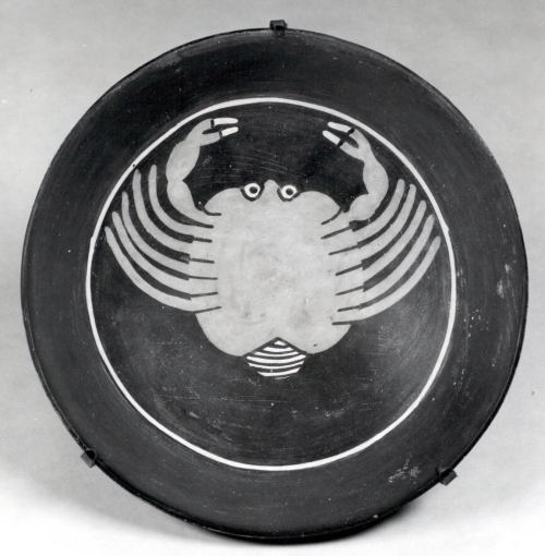 met-africa-oceania:Bowl: Crab, Metropolitan Museum of Art: Arts of Africa, Oceania, and the Americas