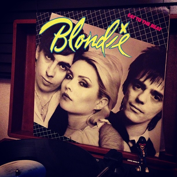 igaoaka:  #キイテイルオンガクハコレ♫ #nowplaying #vinyl #Blondie 