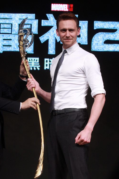 torrilla:  Tom Hiddleston attends ‘Thor: The Dark World’ press conference at Yintai Centre on October 11, 2013 in Beijing, China [HQ] 