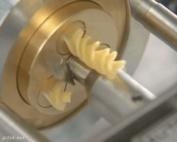 seelvioberlusconee:  gifsofprocesses:  A mechanical pasta cutter in action. If you like this you might also enjoy seeing   Fuck I love seeing  